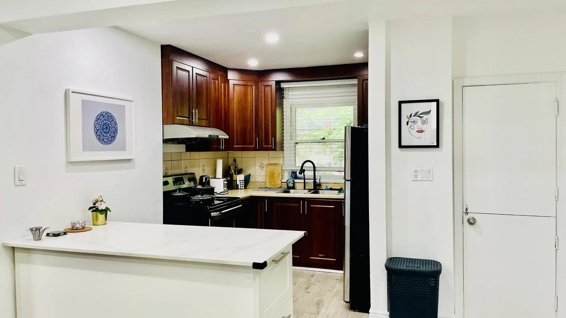 3Room Entire Floor Walk 2 Subway Toronto