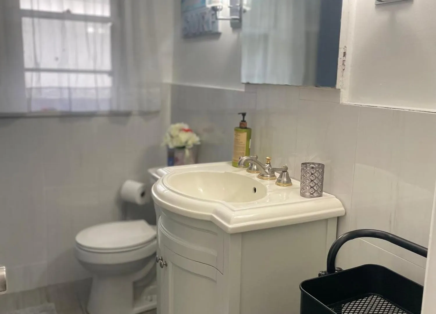 3Room Entire Floor Walk 2 Subway Toronto 0*,  Kanada