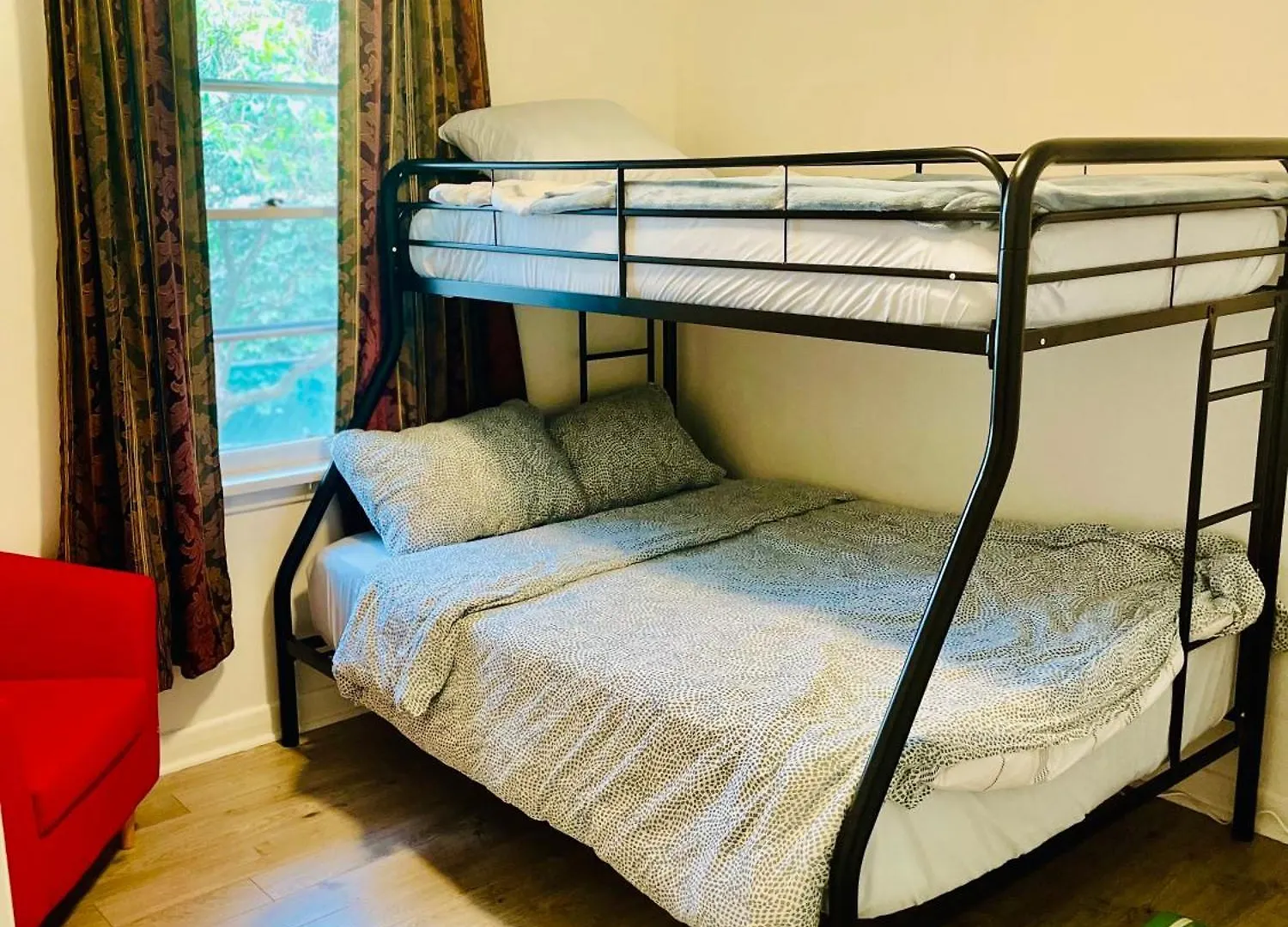 3Room Entire Floor Walk 2 Subway Toronto 0*,