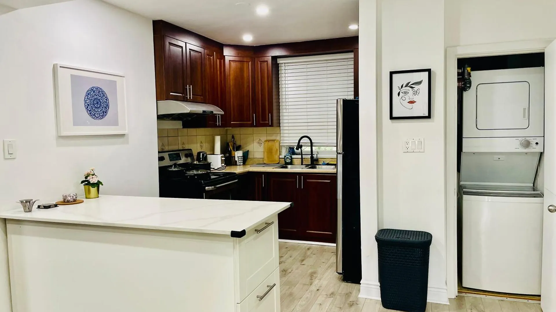 3Room Entire Floor Walk 2 Subway Toronto 0*,